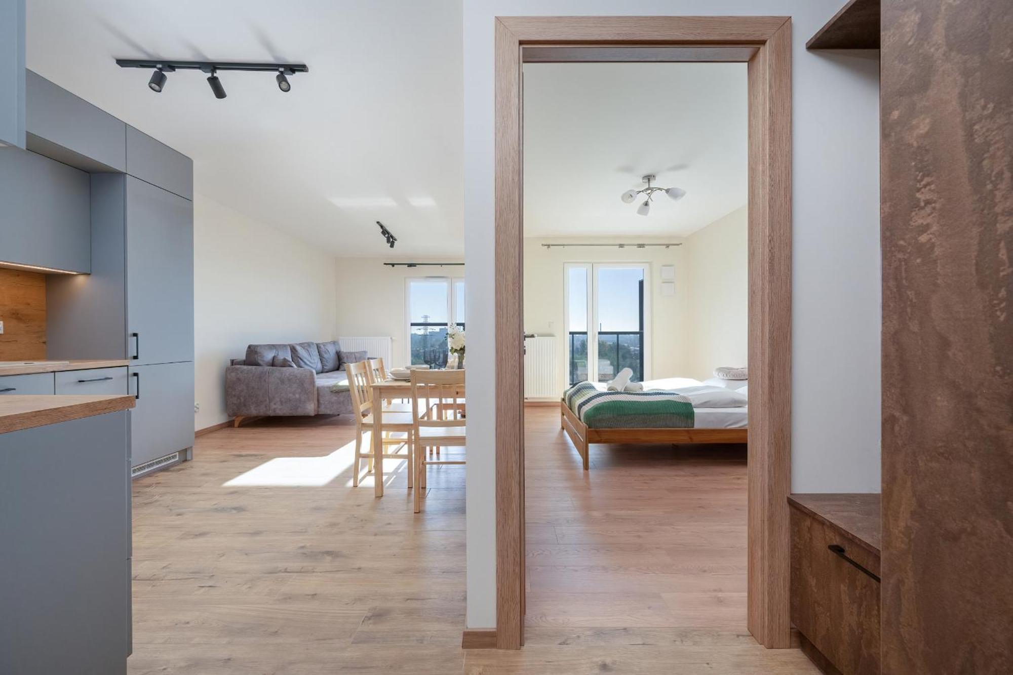 1-bedroom With Parking & Balcony By Renters Apartament *